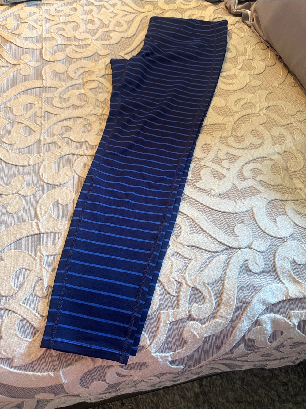 Athleta Women's Blue Striped leggings